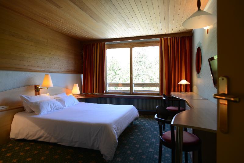 Les Villages Club Du Soleil - Vars Вар Экстерьер фото